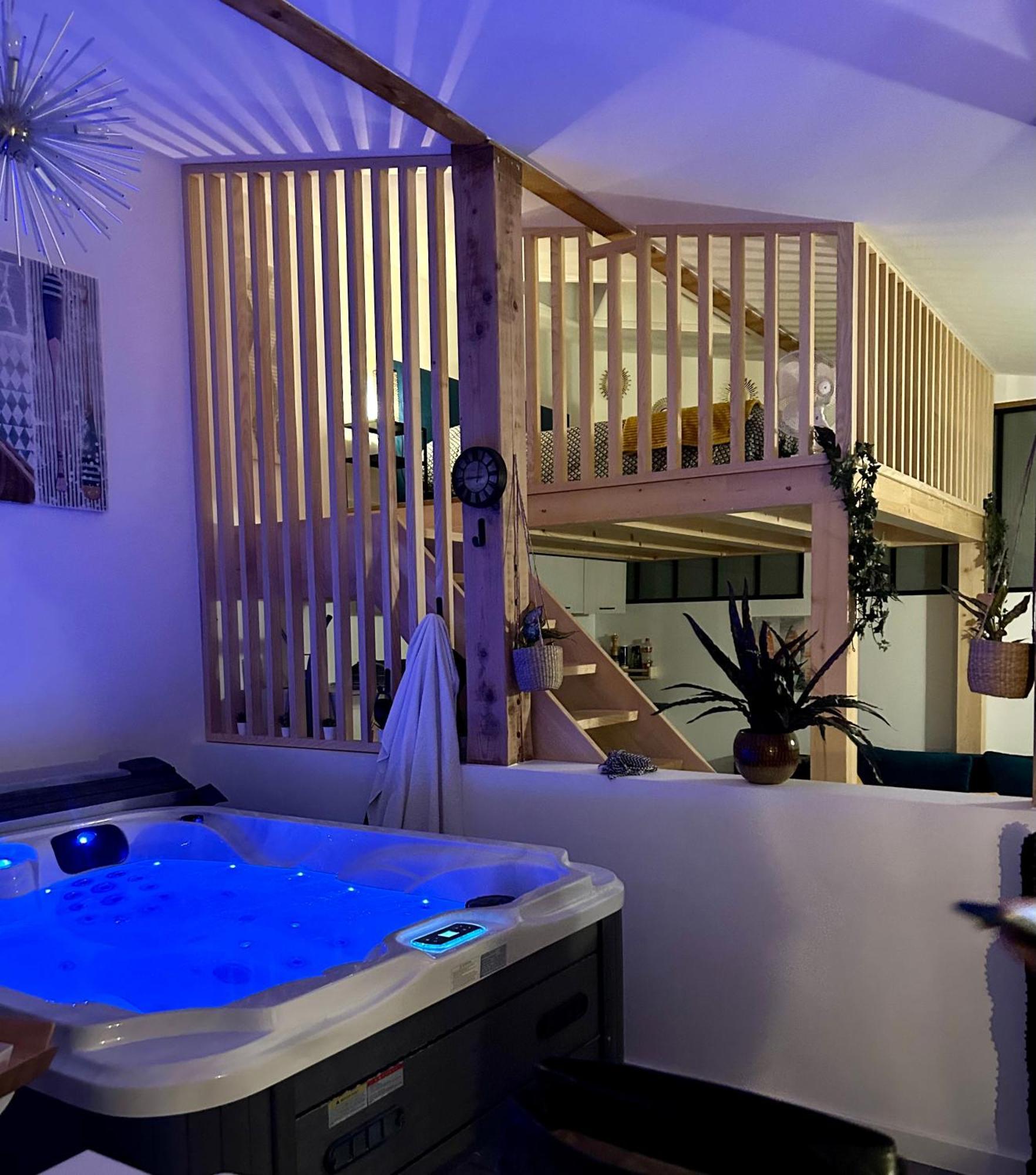 Апартаменты Loft Avec Jacuzzi Et Terrasse Prives Севрие Экстерьер фото